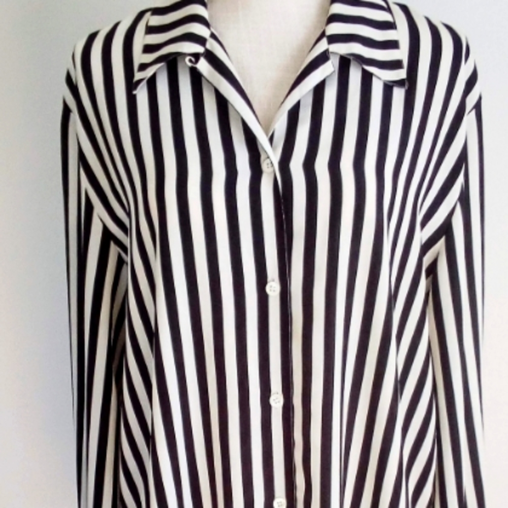 Women's Vintage Liz Claiborne Black and White Striped extra Long Button Down